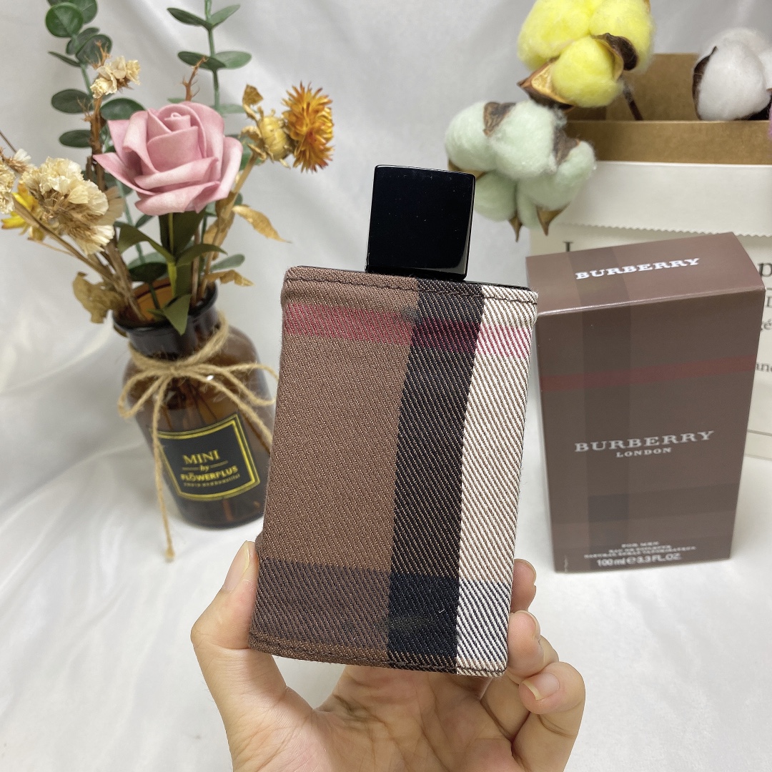 Burberry London For Men Eau de Toilette | Woody Fougère - Image 2
