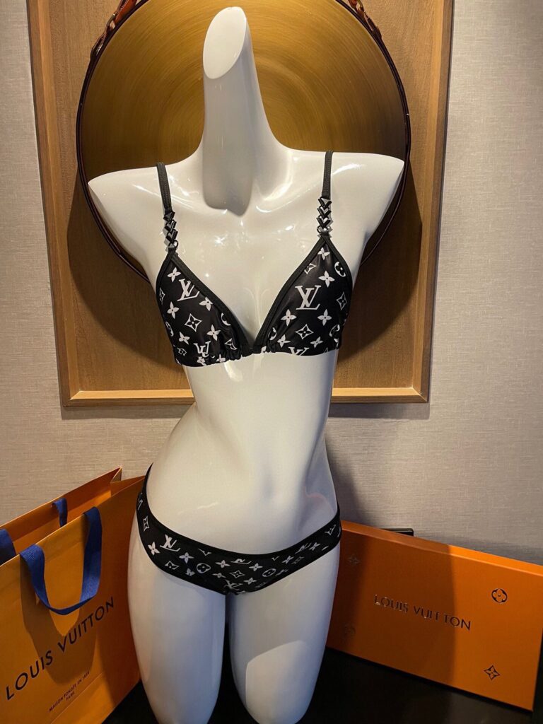 LV-Inspired One Piece Swimsuit - Sexy Backless Bathing Suit for Women (Slimming & Taller-Looking)
