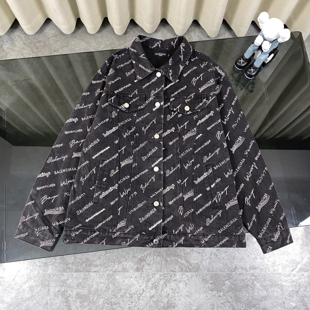 BALENCIAGA All-Over Print Denim Jacket | Heavy Washed Vintage | Oversized Fit | Original Button
