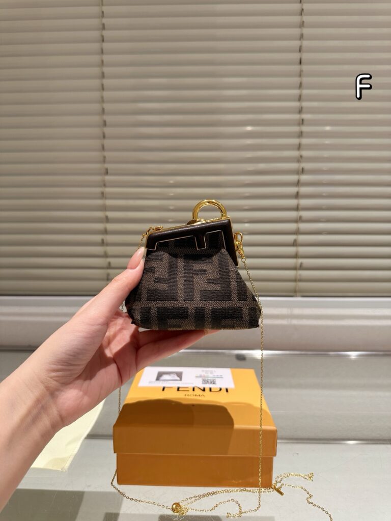 Fendi Coin Purse (9×10cm)