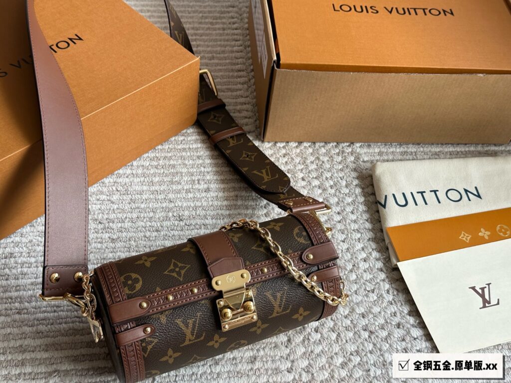 Louis Vuitton Papillon (19×9×9cm)