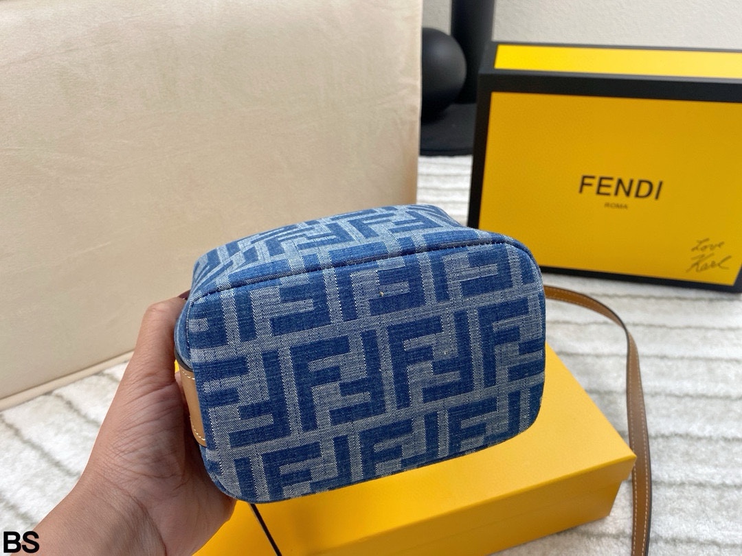 Fendi Denim Lunch Box Bag (15×10cm) - Image 3