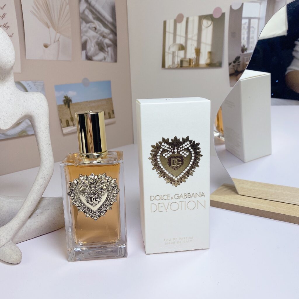 Dolce & Gabbana Devotion Eau de Parfum | Amber Floral Overture in Gilded Artistry