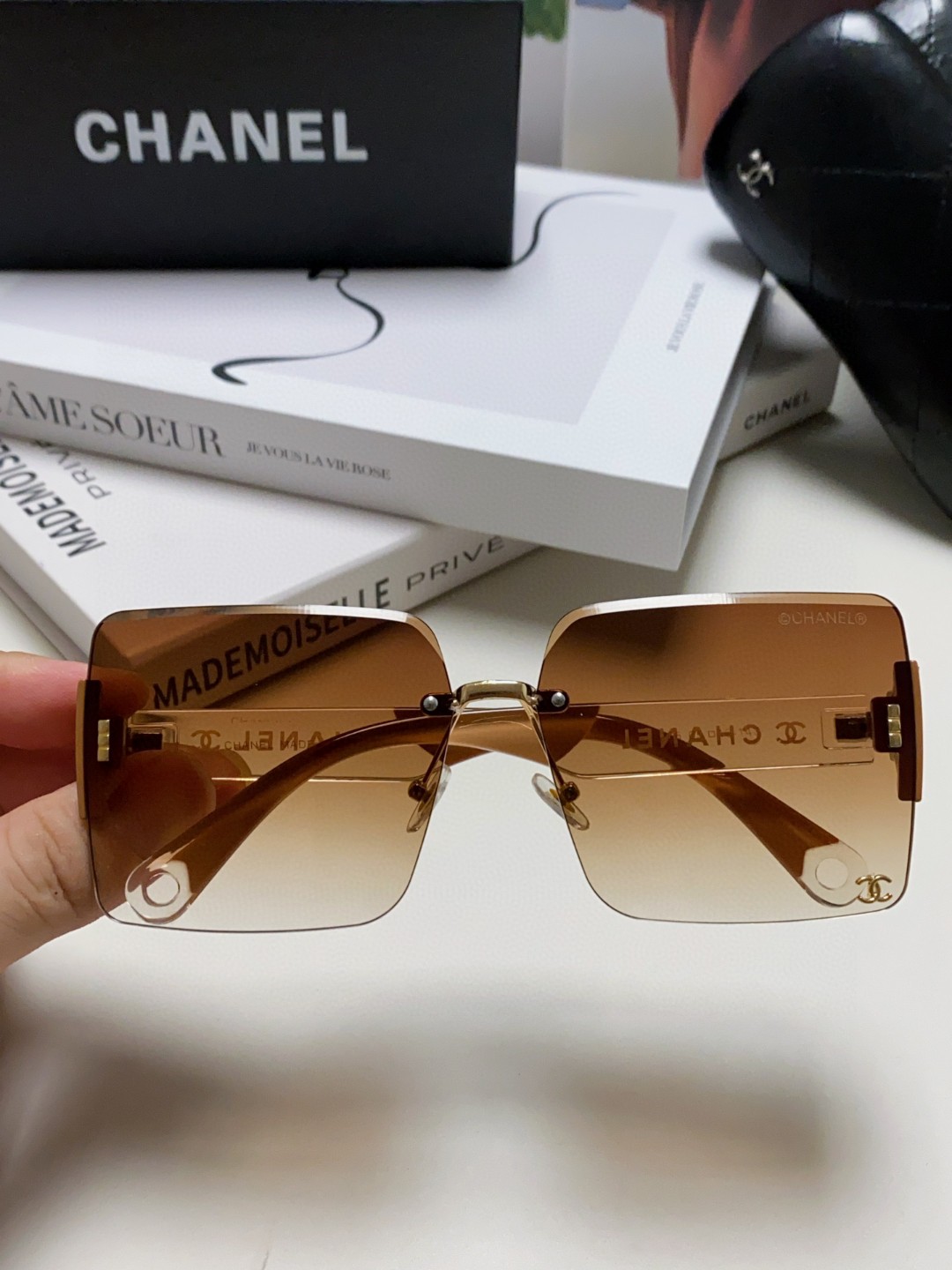 【Chanel】2025 Oversized CC Sunglasses丨Women's Fashion丨Celebrity Style - Image 3