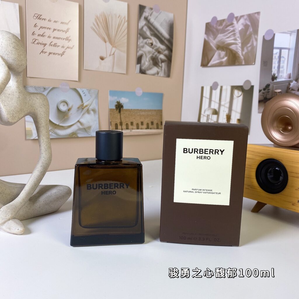 Burberry Hero Parfum Intense | Oriental Woody