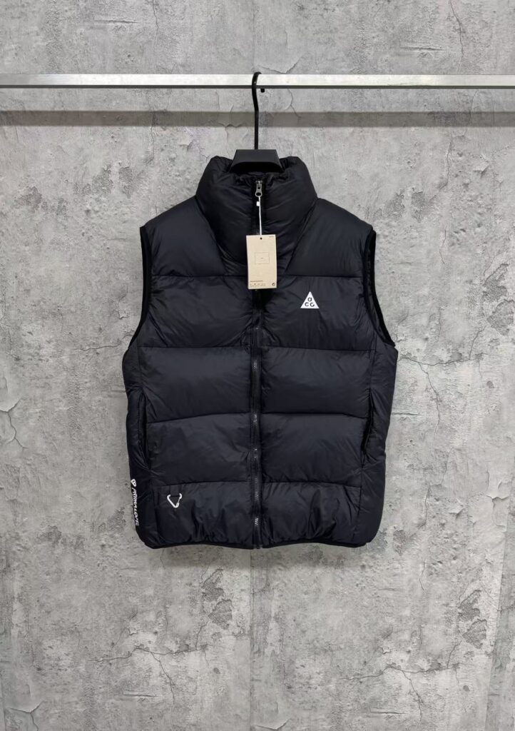 NIKE ACG Hooded Insulated Vest - Primaloft Outdoor Jacket