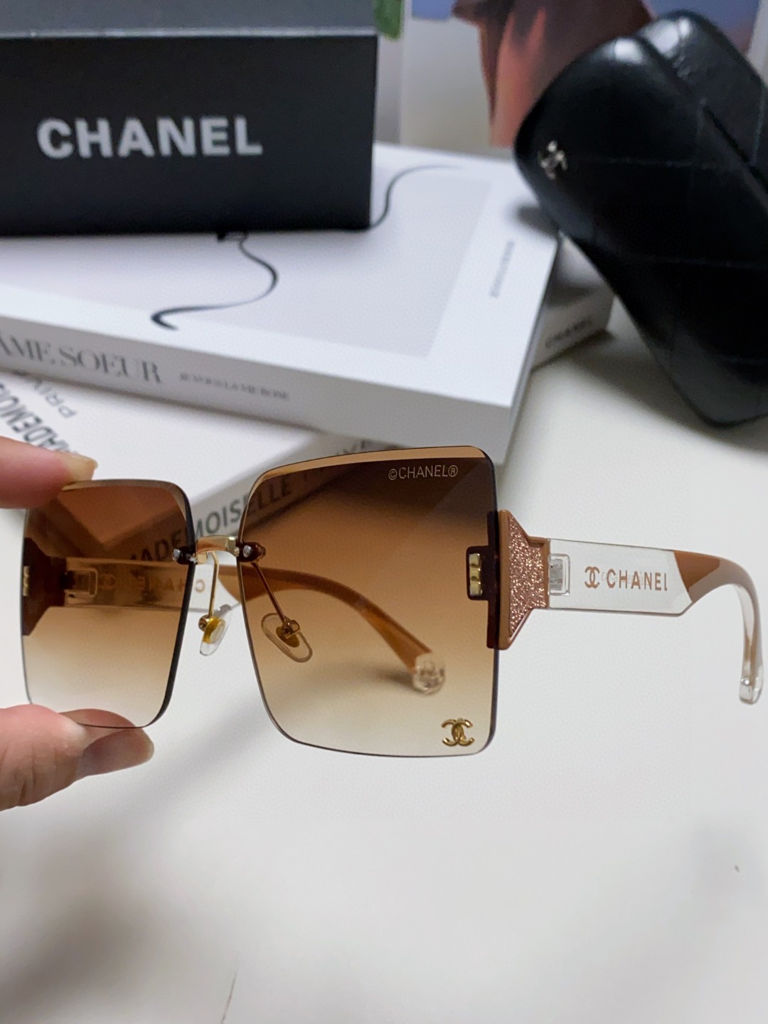 【Chanel】2025 Oversized CC Sunglasses丨Women's Fashion丨Celebrity Style - Image 4