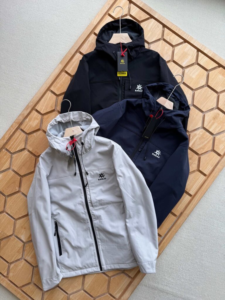 KALIAS Softshell Jacket - Fleece Lined, Windproof & Water-Resistant Outdoor Coat