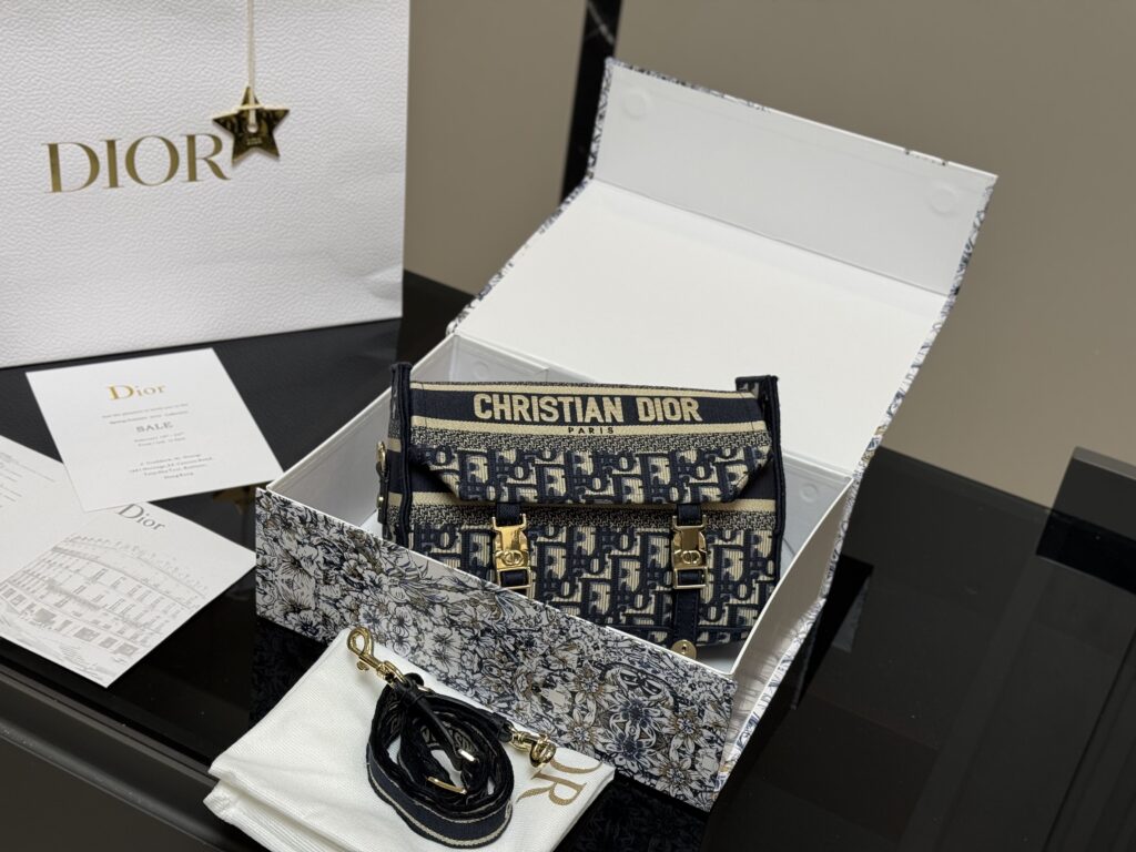 Dior Camp Messenger Bag (23×16cm) - Premium Folding Box Edition