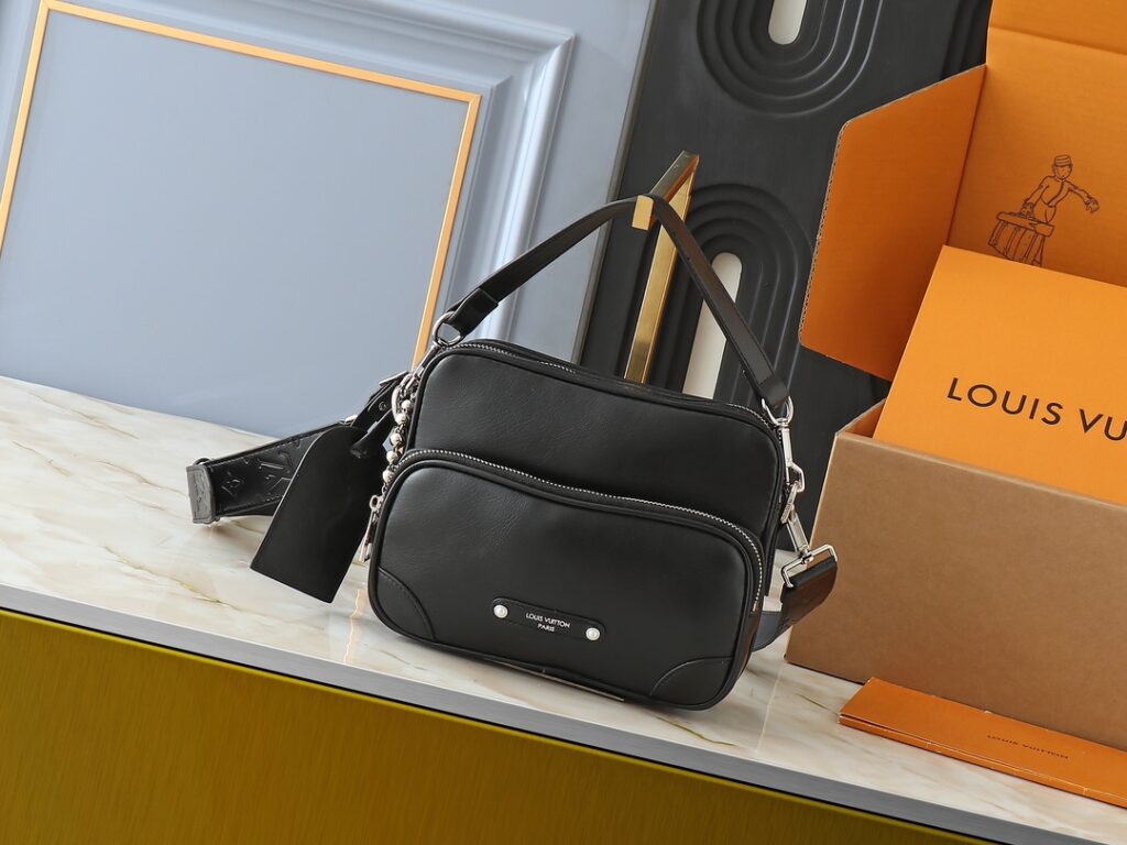 Louis Vuitton 114496 Bag Size 25, 17, 11