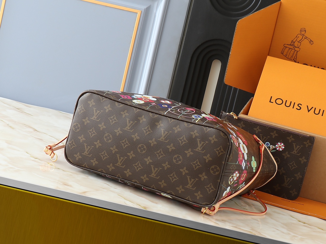 Louis Vuitton 114504 Bag Size 31, 28, 14