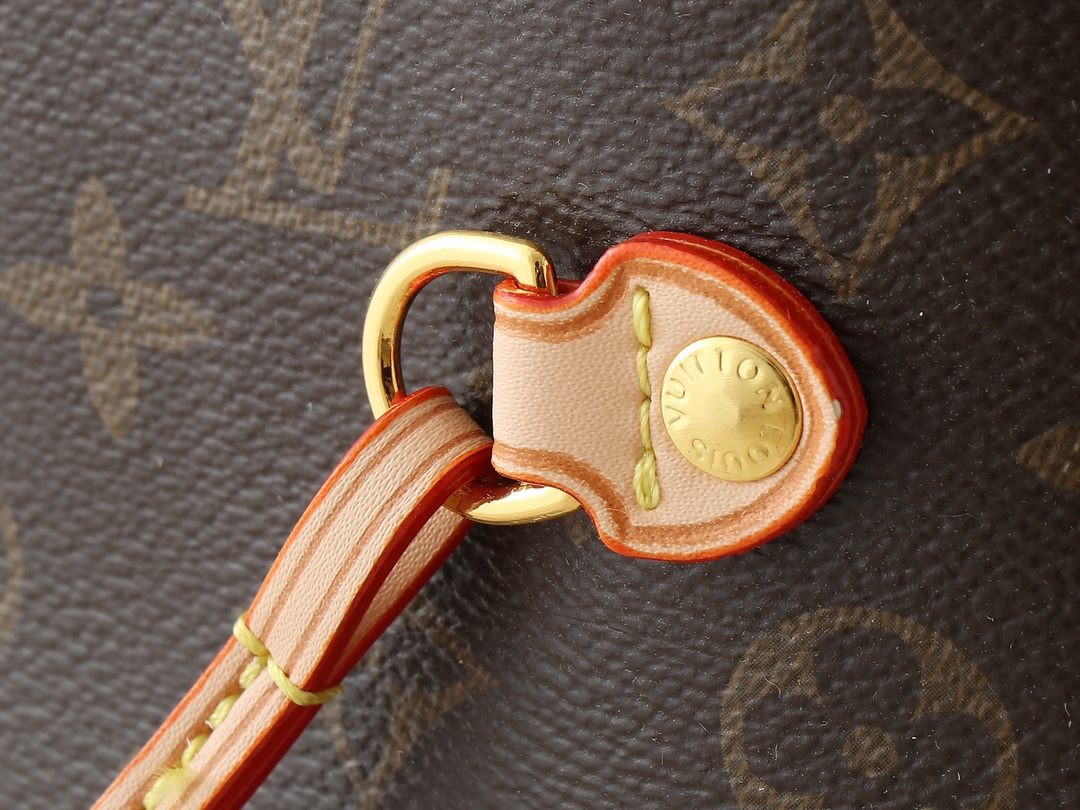 Louis Vuitton 114504 Bag Size 31, 28, 14