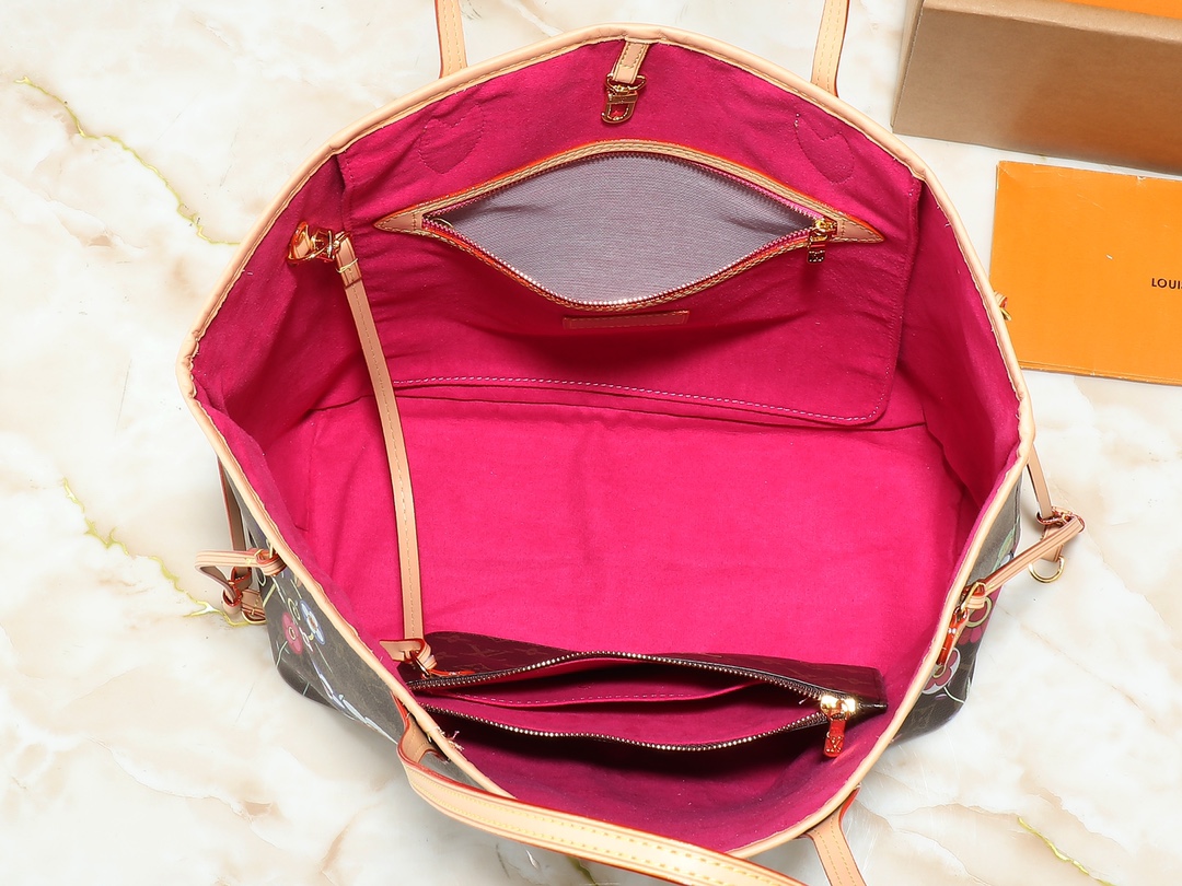 Louis Vuitton 114504 Bag Size 31, 28, 14