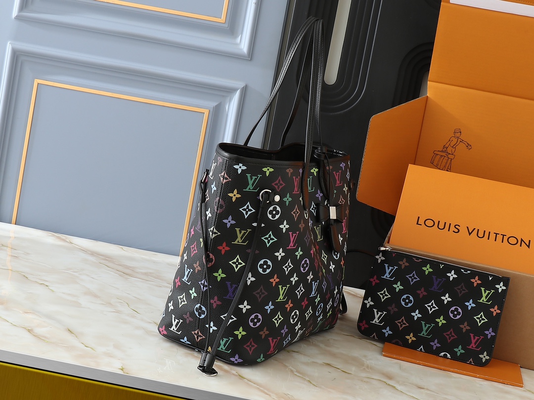 Louis Vuitton 114508 Bag Size 31, 28, 14