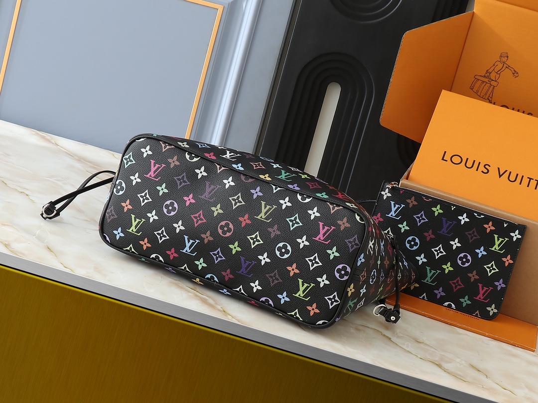 Louis Vuitton 114508 Bag Size 31, 28, 14