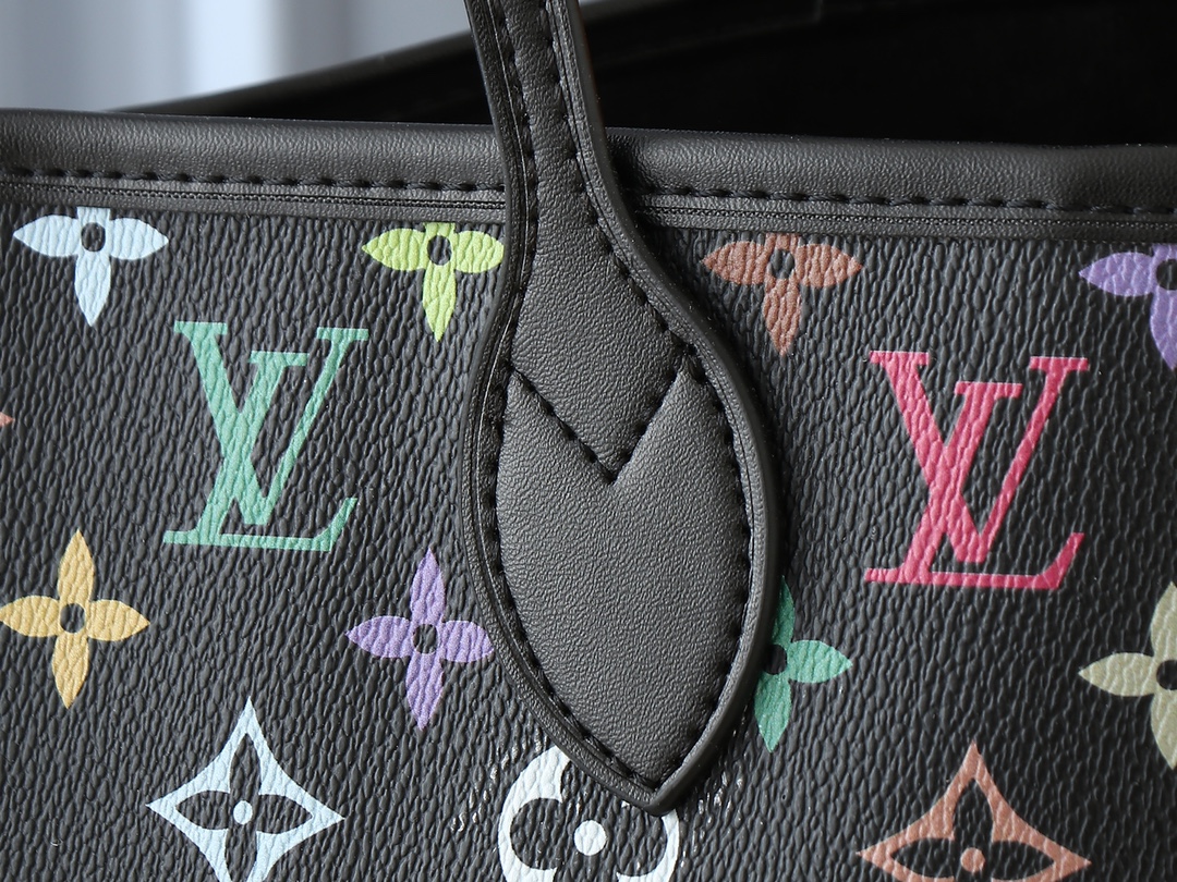 Louis Vuitton 114508 Bag Size 31, 28, 14