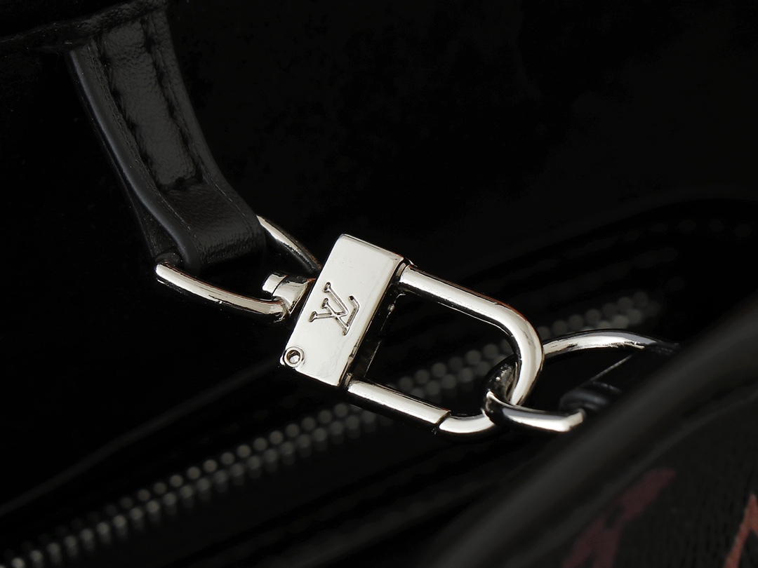 Louis Vuitton 114508 Bag Size 31, 28, 14