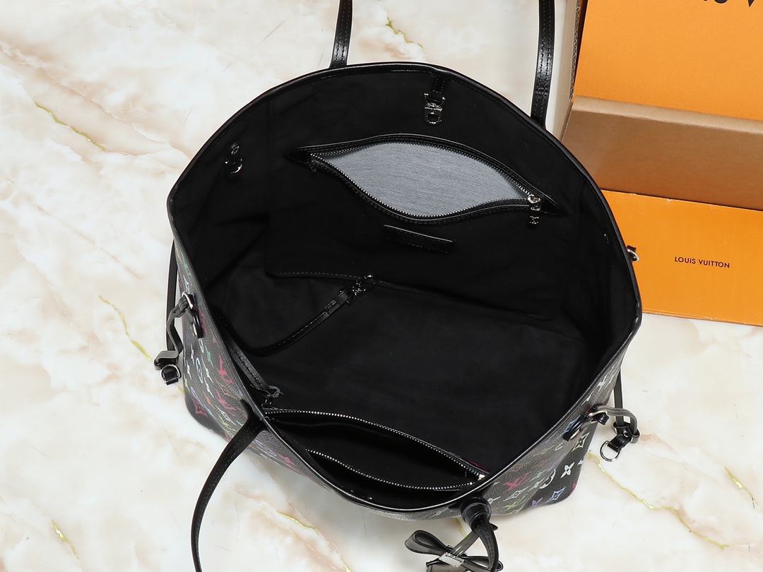 Louis Vuitton 114508 Bag Size 31, 28, 14
