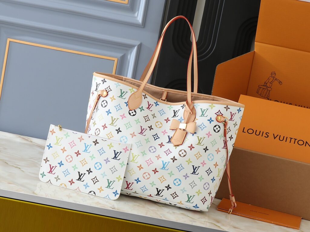 Louis Vuitton 114509 Bag Size 31, 28, 14