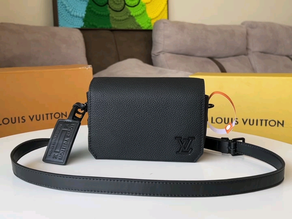 Louis Vuitton 114594 Bag Size 17, 12