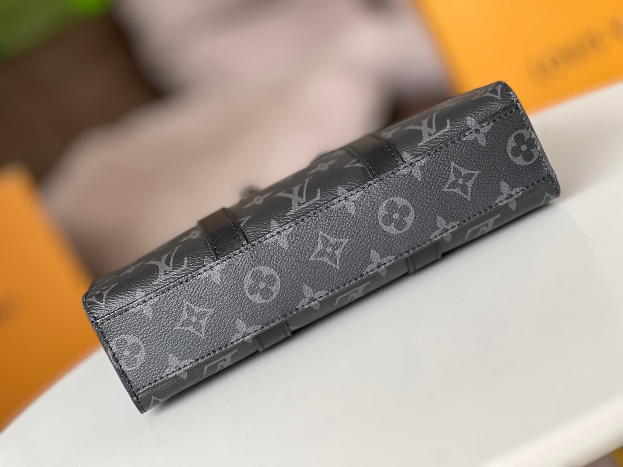 Louis Vuitton 114604 Bag Size 26, 28