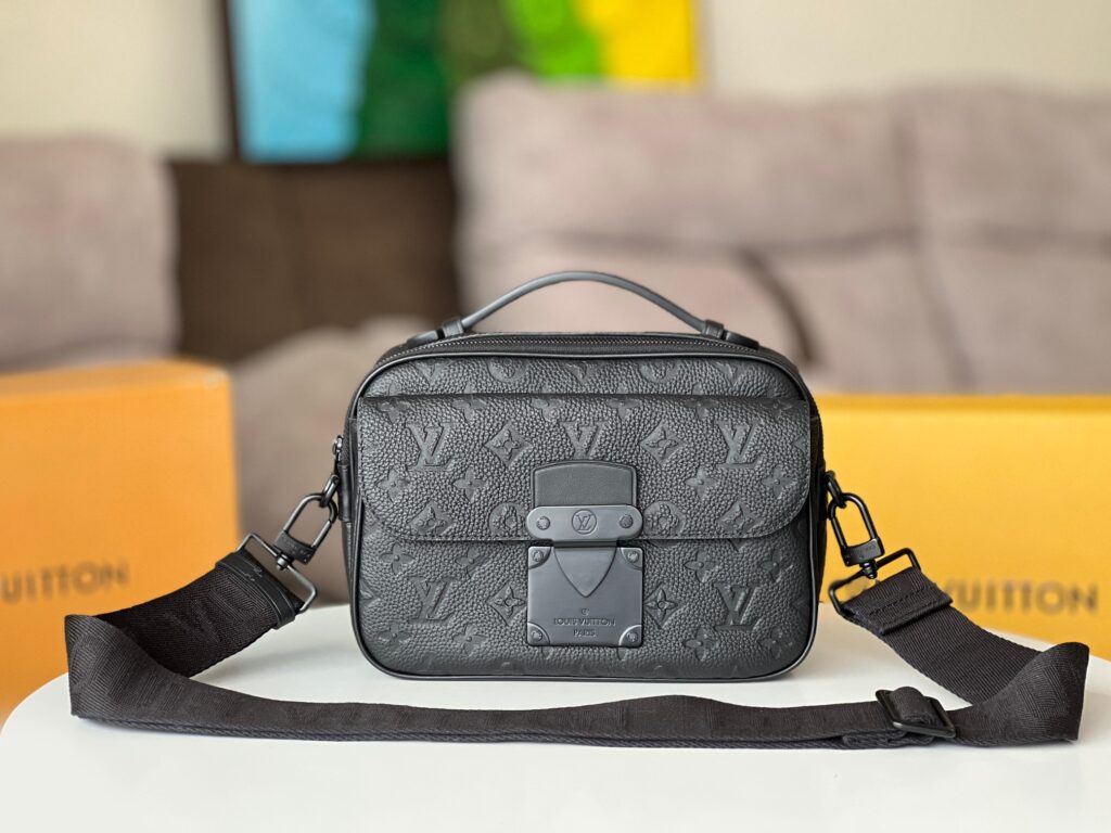 Louis Vuitton 114648 Bag Size S, 22, 18