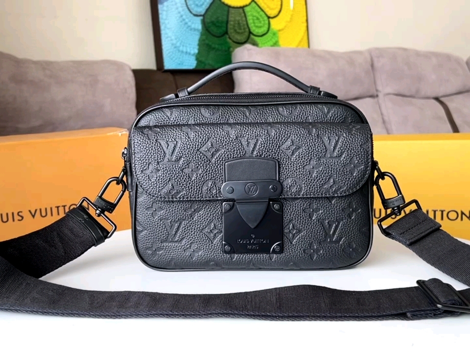 Louis Vuitton 114650 Bag Size S, 22, 18