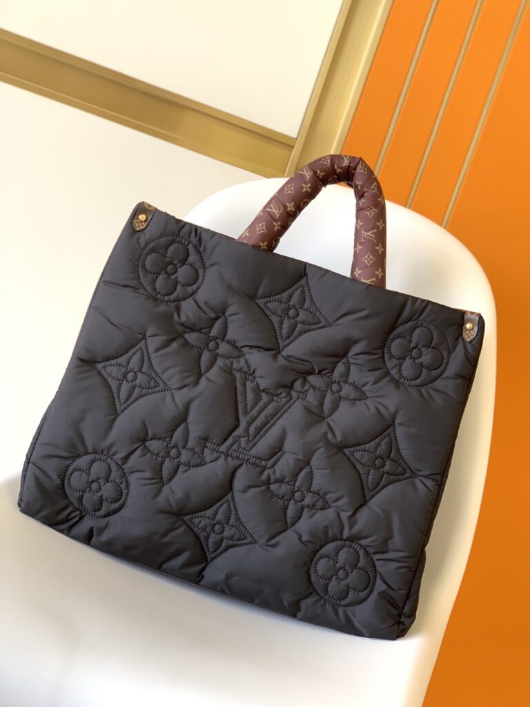 Louis Vuitton 218482 Bag Size 41, 34, 19