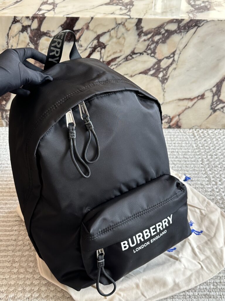 Burberry 252960 Bag Size 30