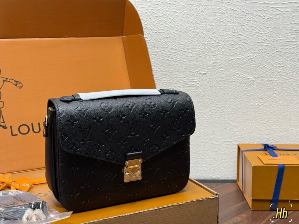Louis Vuitton 253002 Bag