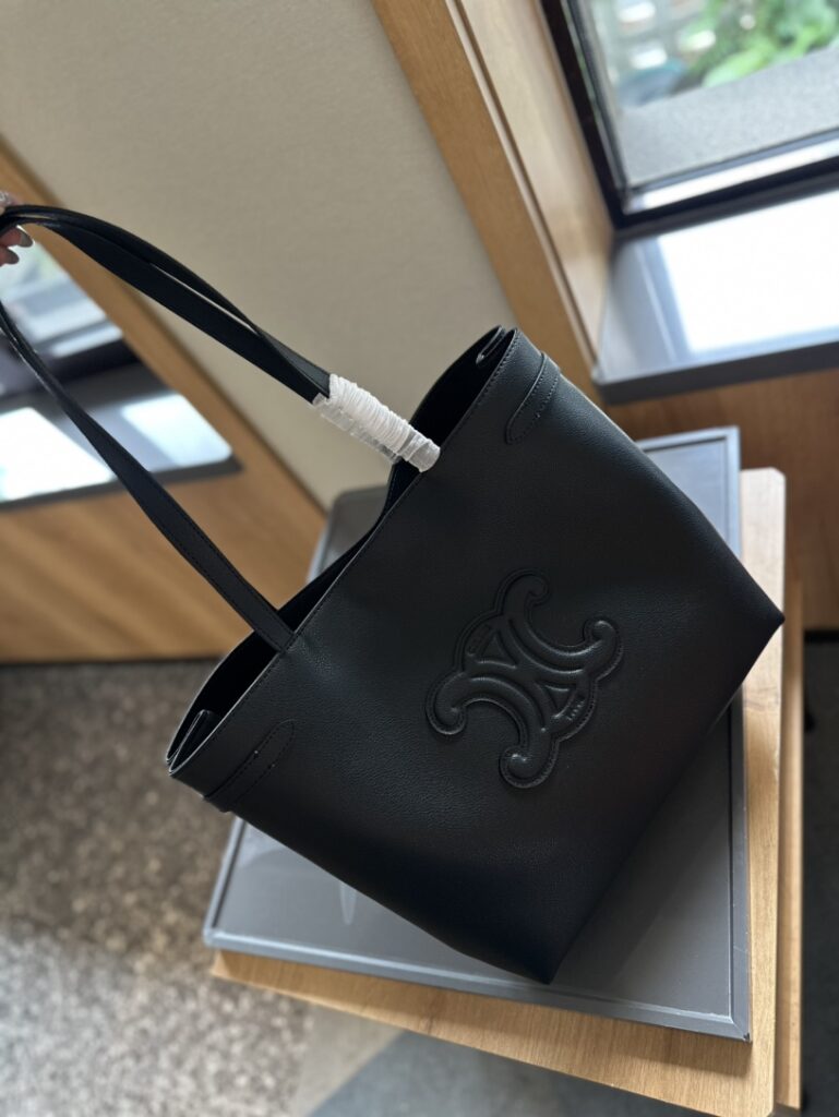 Celine 256583 Bag Size 30, 32