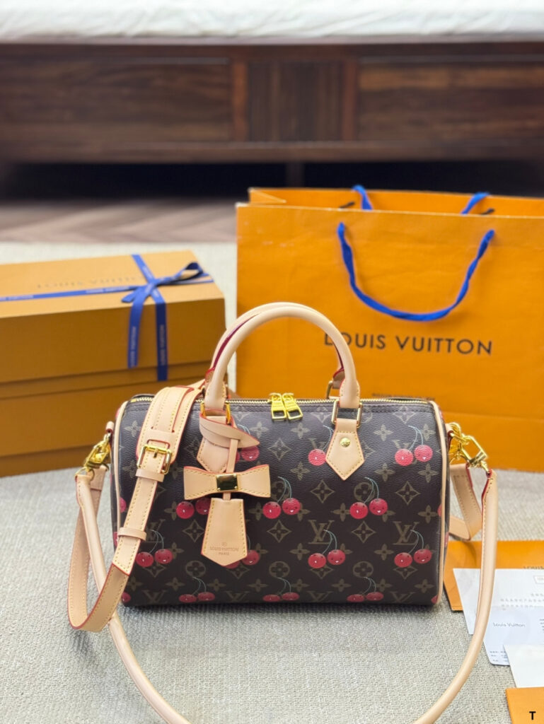 Louis Vuitton 256667 Bag Size 30