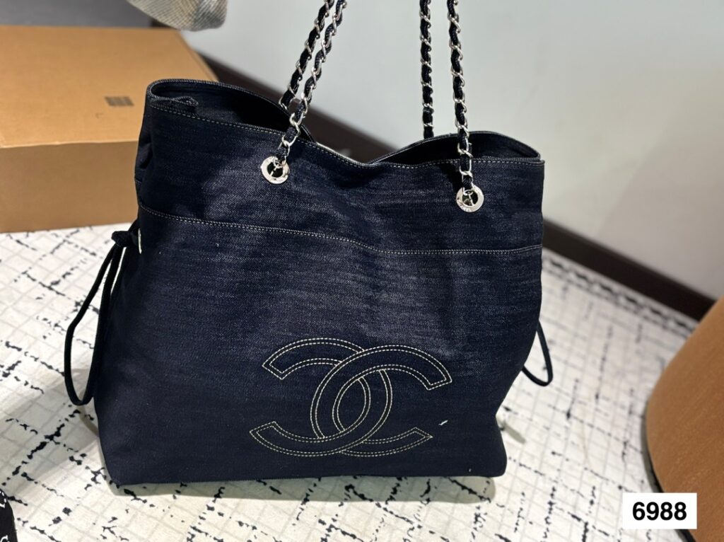 Chanel 256754 Bag Size 41, 37