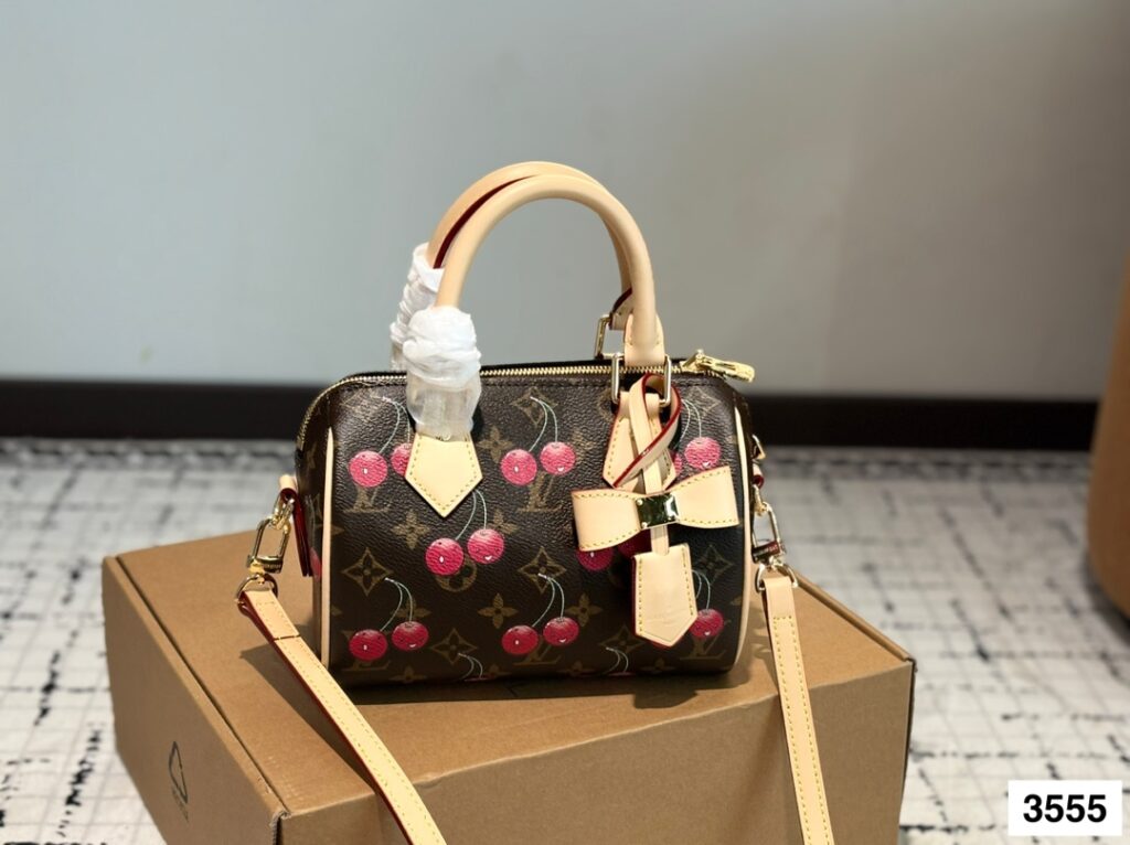 Louis Vuitton 256759 Bag Size 20