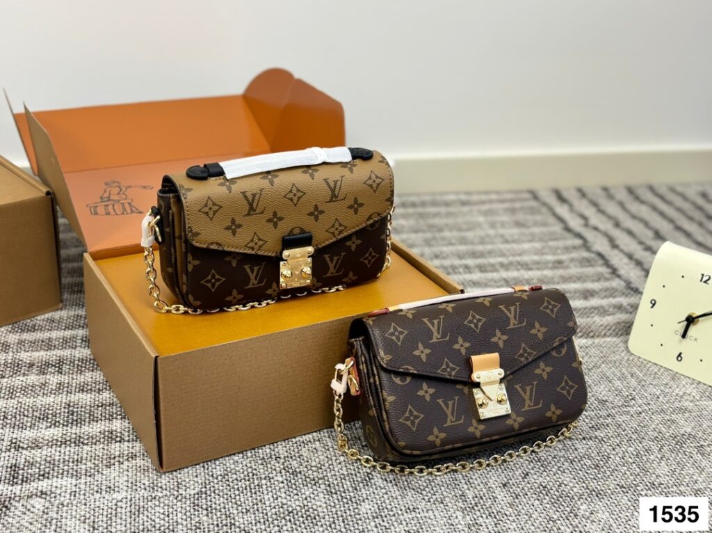 Louis Vuitton 256829 Bag Size 21, 13