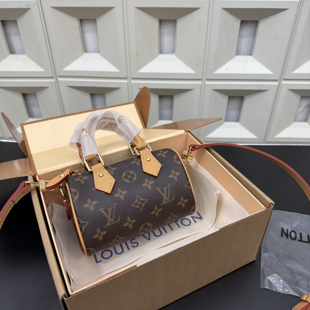 Louis Vuitton 257015 Bag Size S