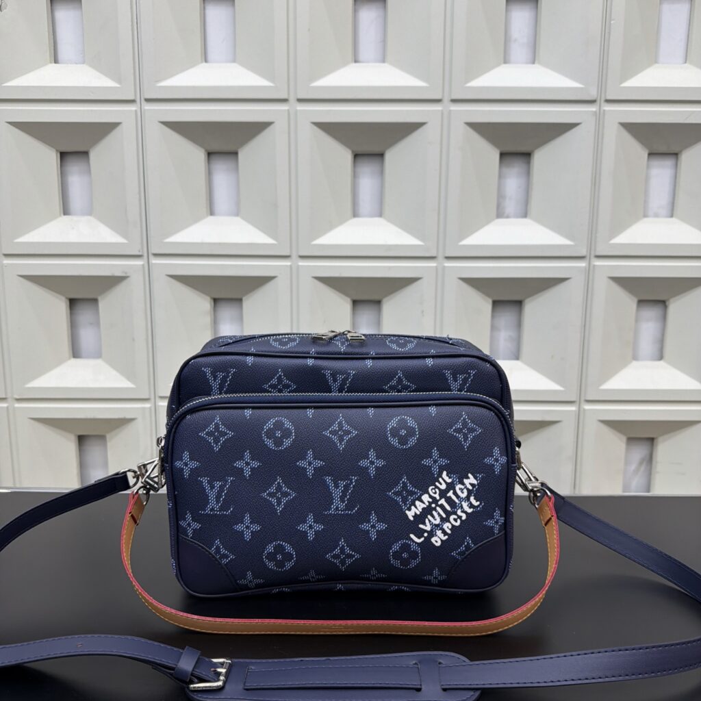 Louis Vuitton 257018 Bag Size 25, 18