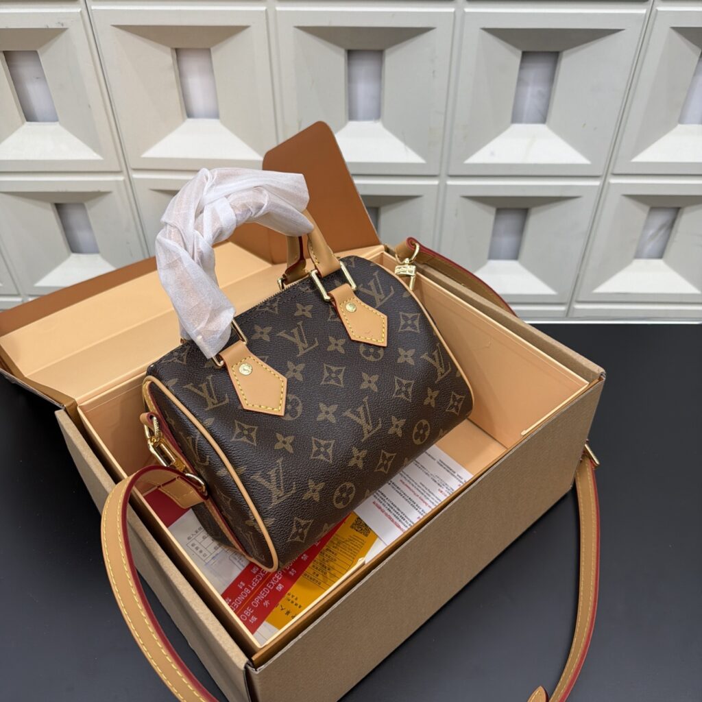 Louis Vuitton 257020 Bag Size S, 20