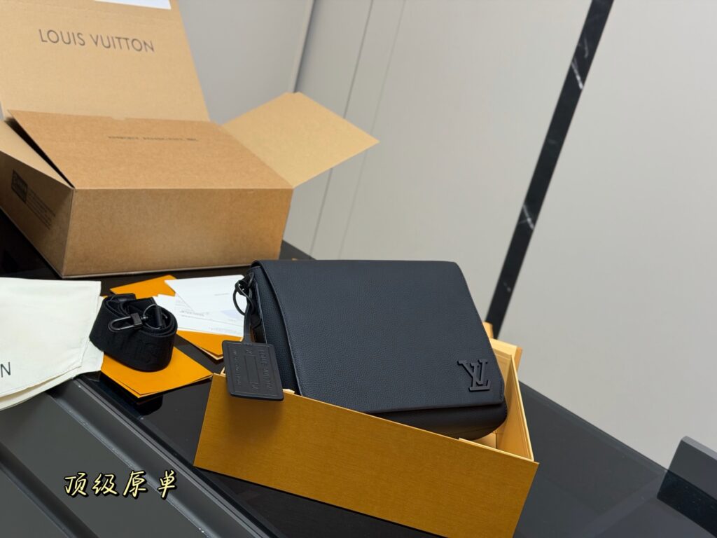 Louis Vuitton 257674 Bag Size 27