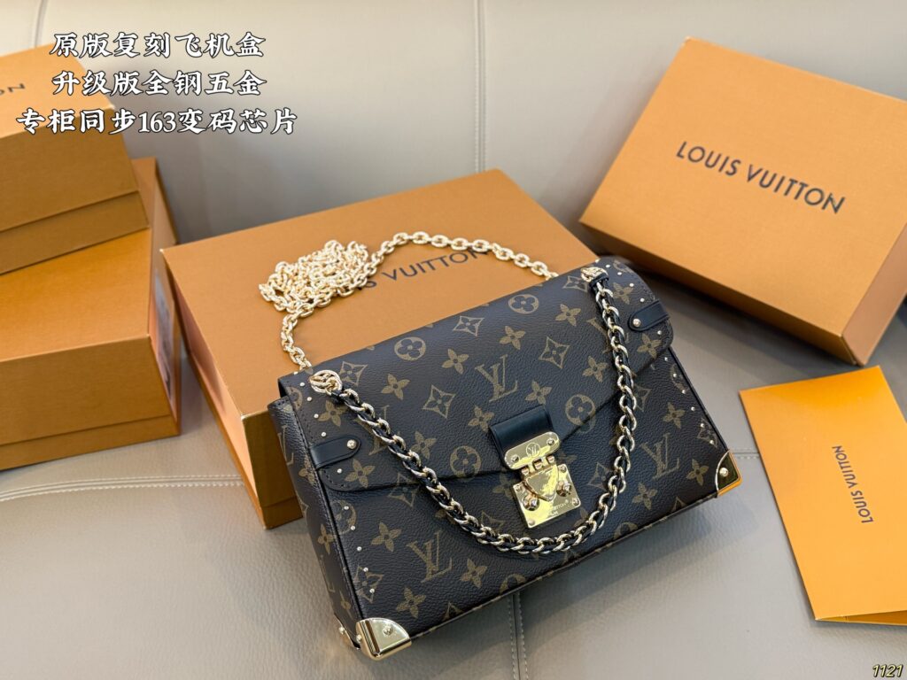 Louis Vuitton 257760 Bag Size 26, 16