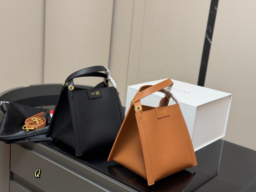 Celine 257784 Bag Size 22