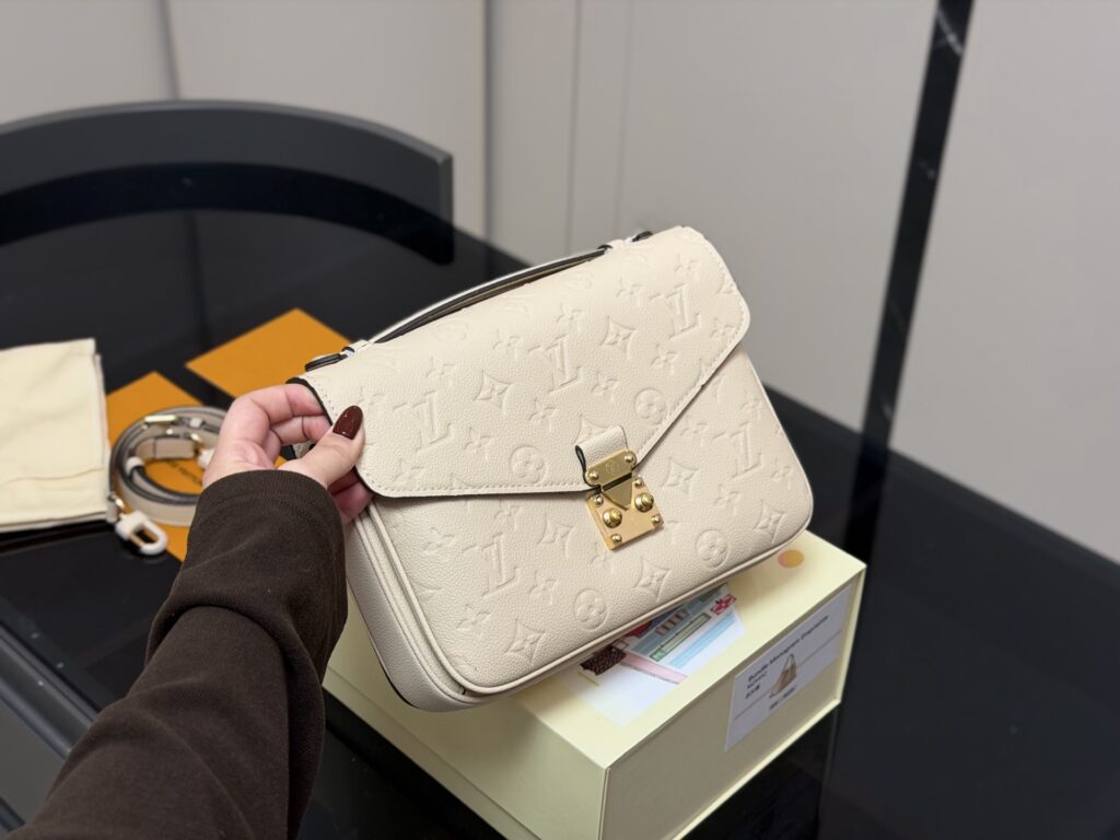 Louis Vuitton 257804 Bag