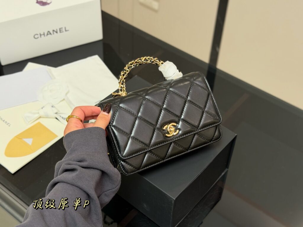 Chanel 258032 Bag Size 19