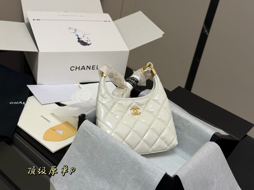 Chanel 258035 Bag Size 20