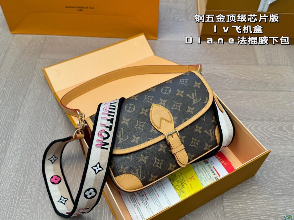 Louis Vuitton 258053 Bag Size L, 25, 15