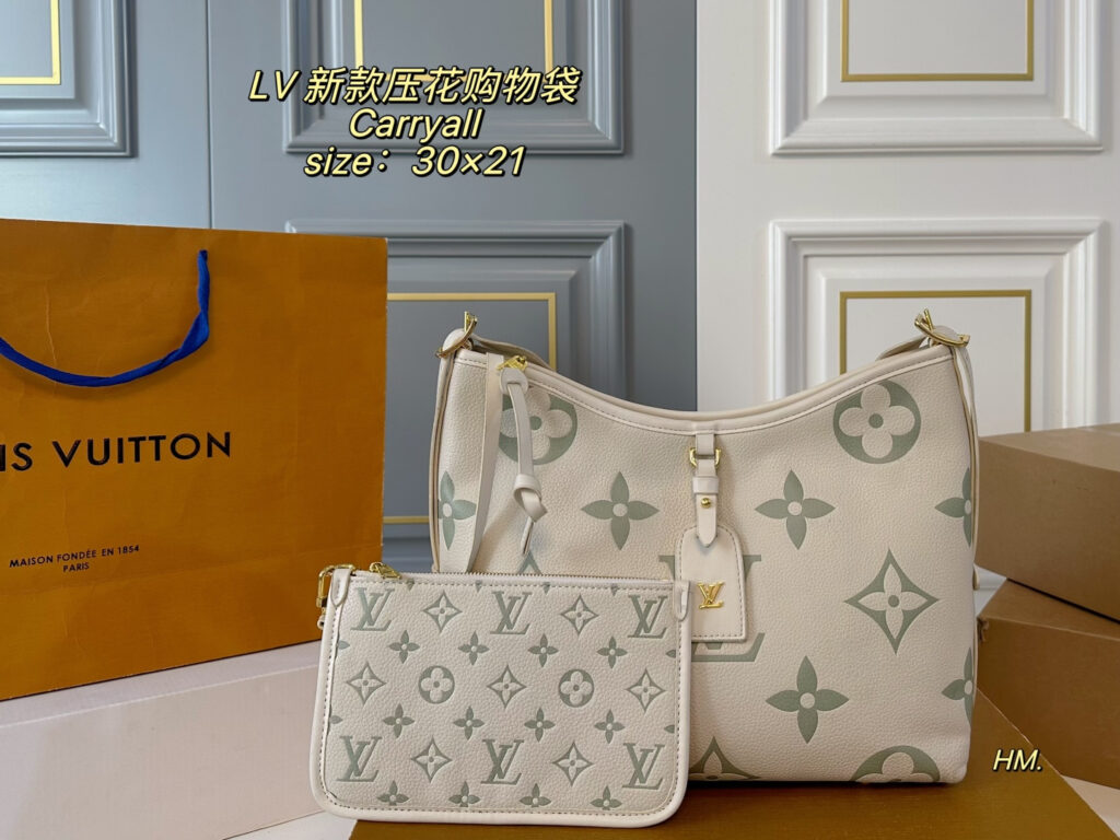 Louis Vuitton 258104 Bag Size 30, 21