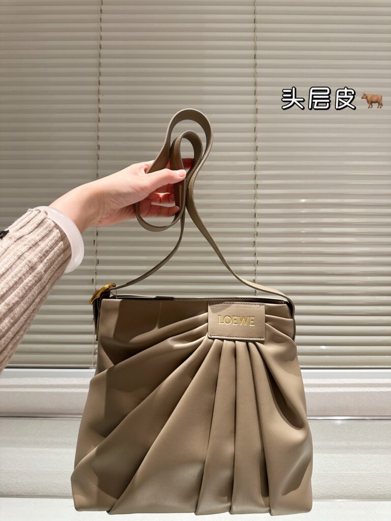 Loewe 258116 Bag Size 23, 29