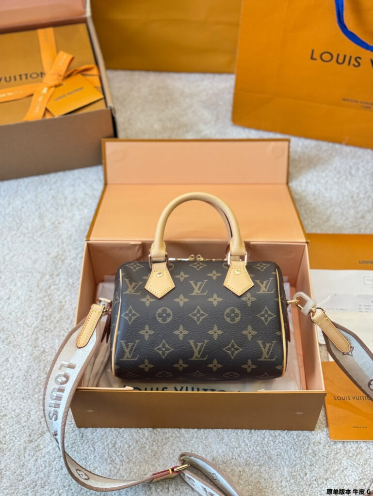Louis Vuitton 258205 Bag Size 20