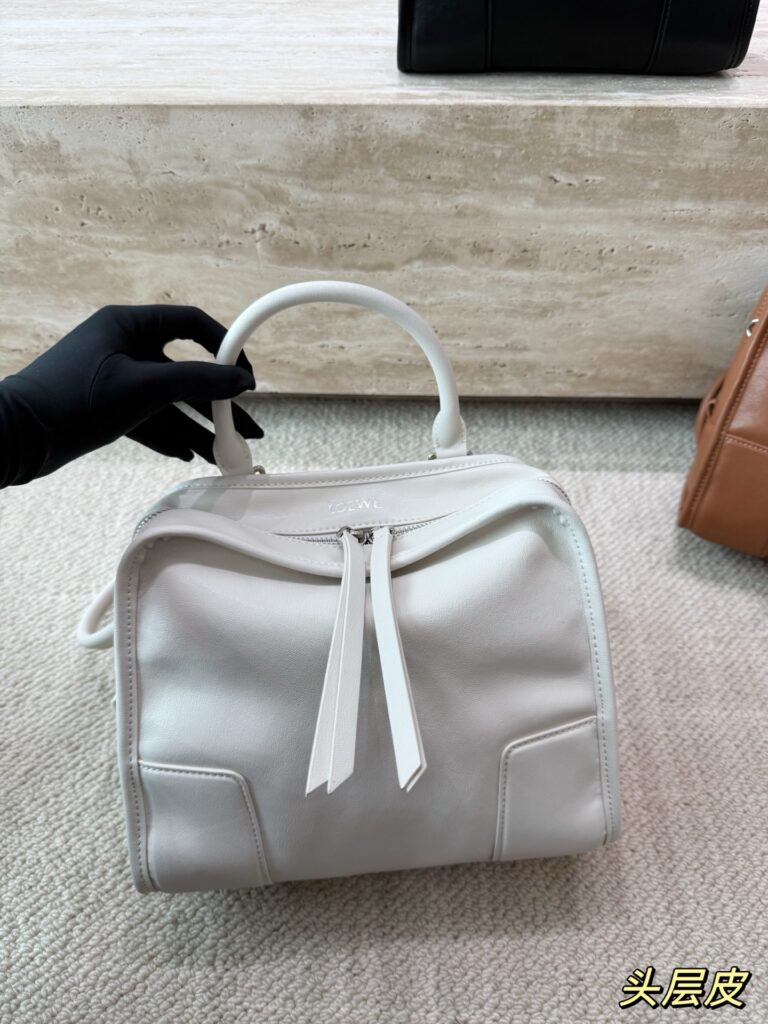 Loewe 258243 Bag Size 25