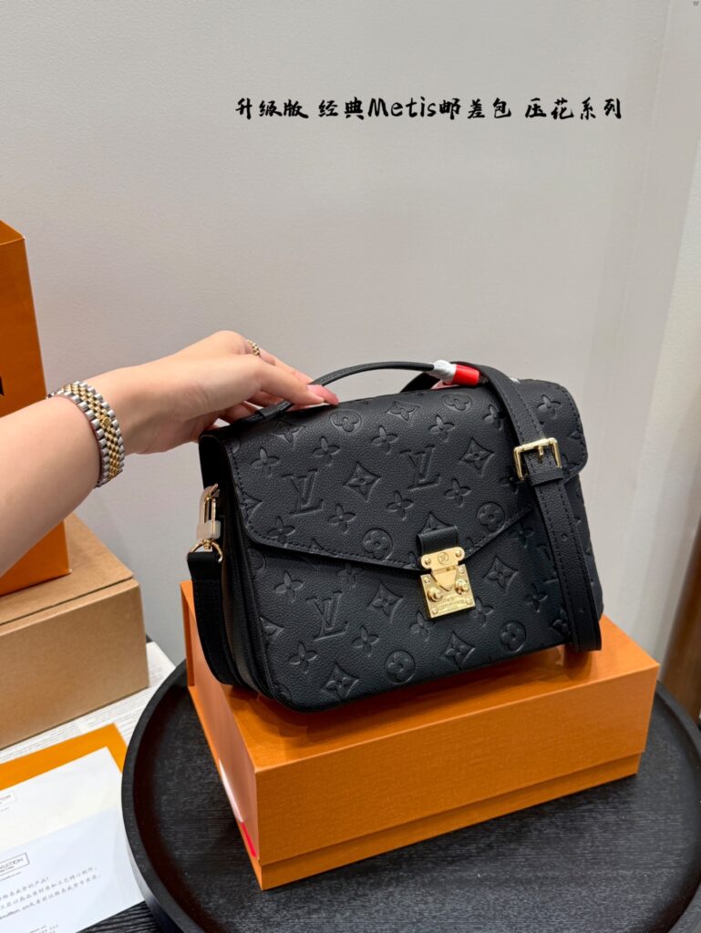 Louis Vuitton 258310 Bag Size 25